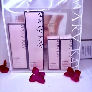 Mary Kay TimeWise Miracle Set in Pink and White